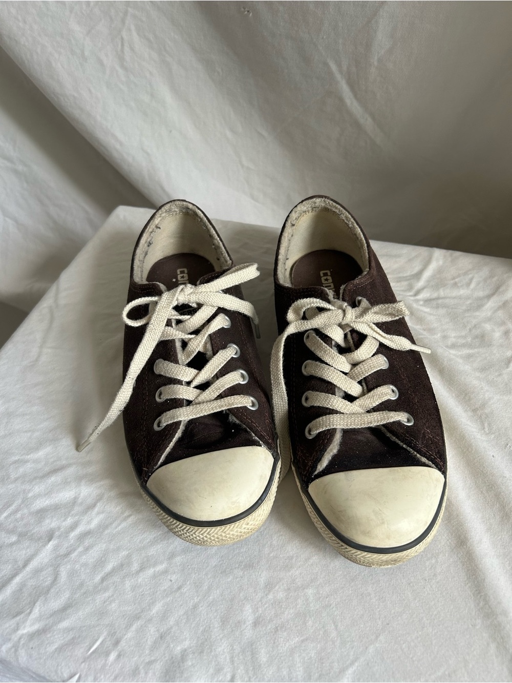 Converse Suede Low Top White Brown Sneakers Women’s Size 8 Chuck Taylor All Star